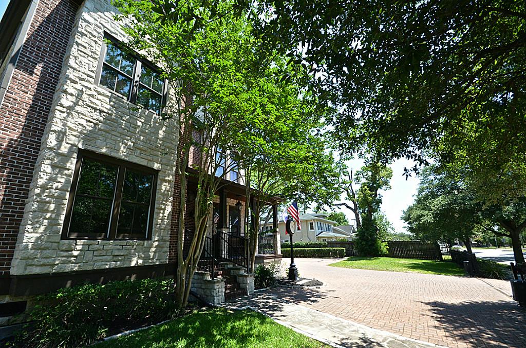 420 Heights Boulevard , Houston, TX, 77007 | 61792465 | Realty Texas LLC