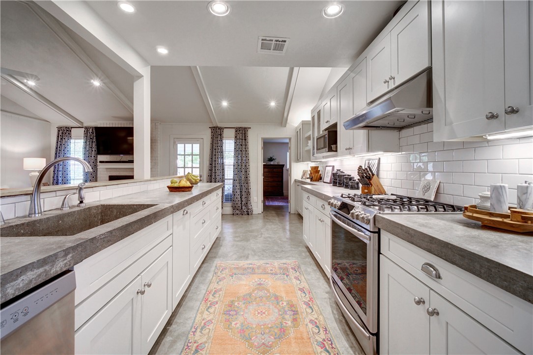 12306 Rolling Hill Drive 