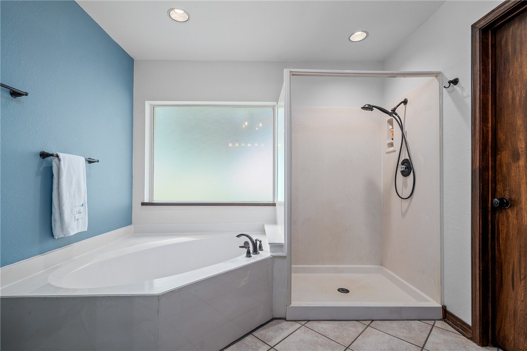 101 Lone Oak Street , Portland, TX, 78374 | 385284 | Realty Texas LLC