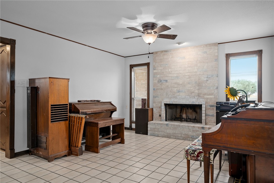 101 Lone Oak Street , Portland, TX, 78374 | 385284 | Realty Texas LLC