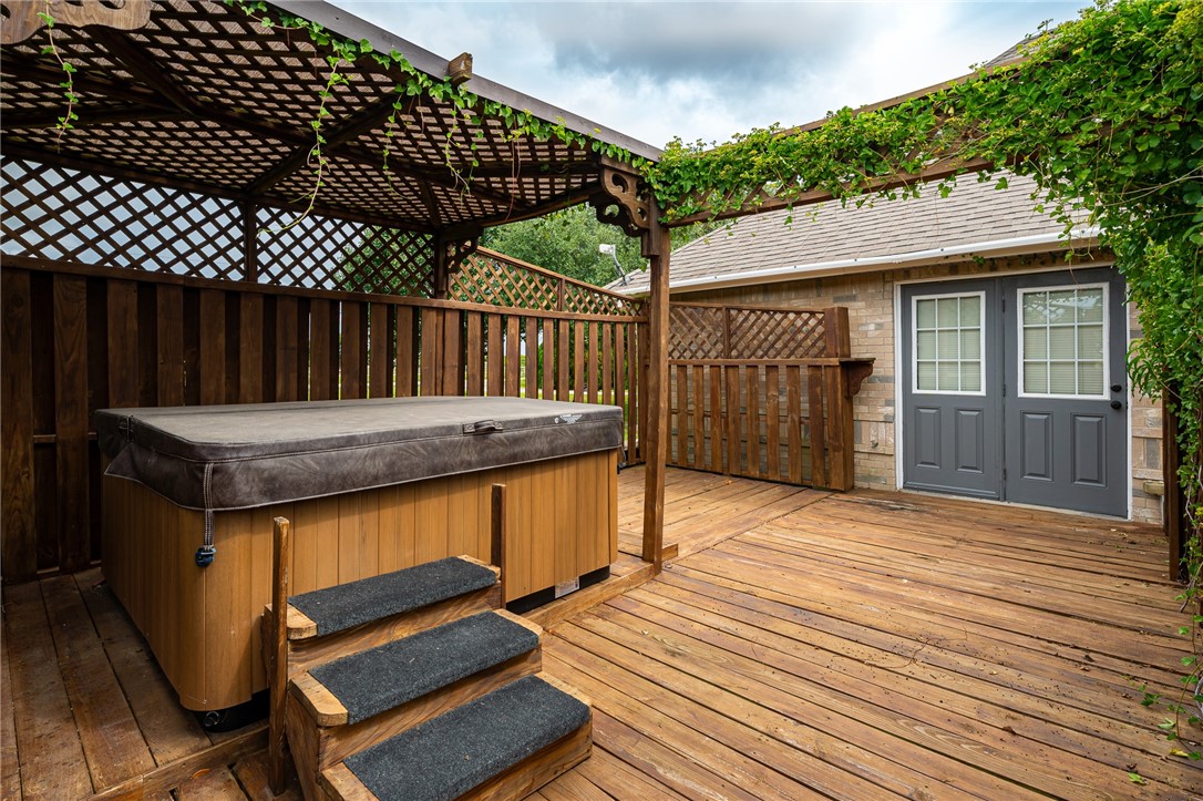 101 Lone Oak Street , Portland, TX, 78374 | 385284 | Realty Texas LLC