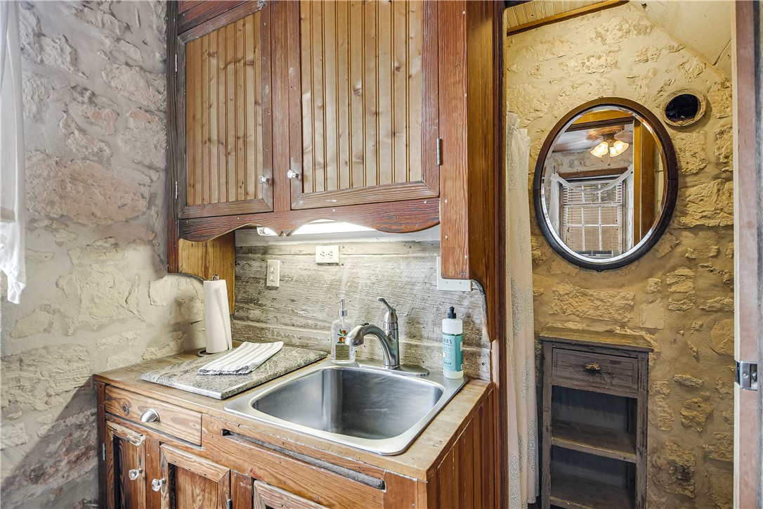 219 W Main Street , Fredericksburg, TX, 78624 | 7712509 | Realty Texas LLC