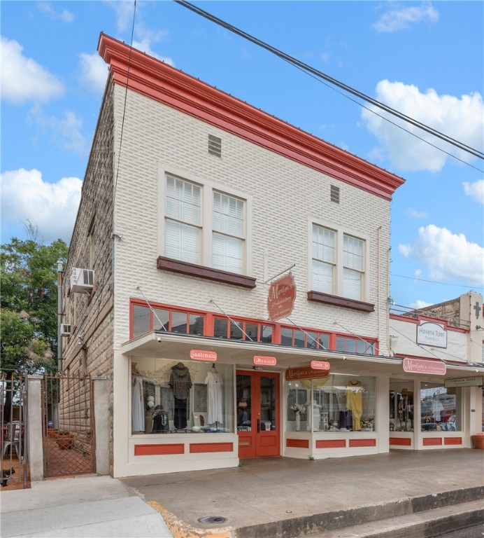 219 W Main Street , Fredericksburg, TX, 78624 | 7712509 | Realty Texas LLC