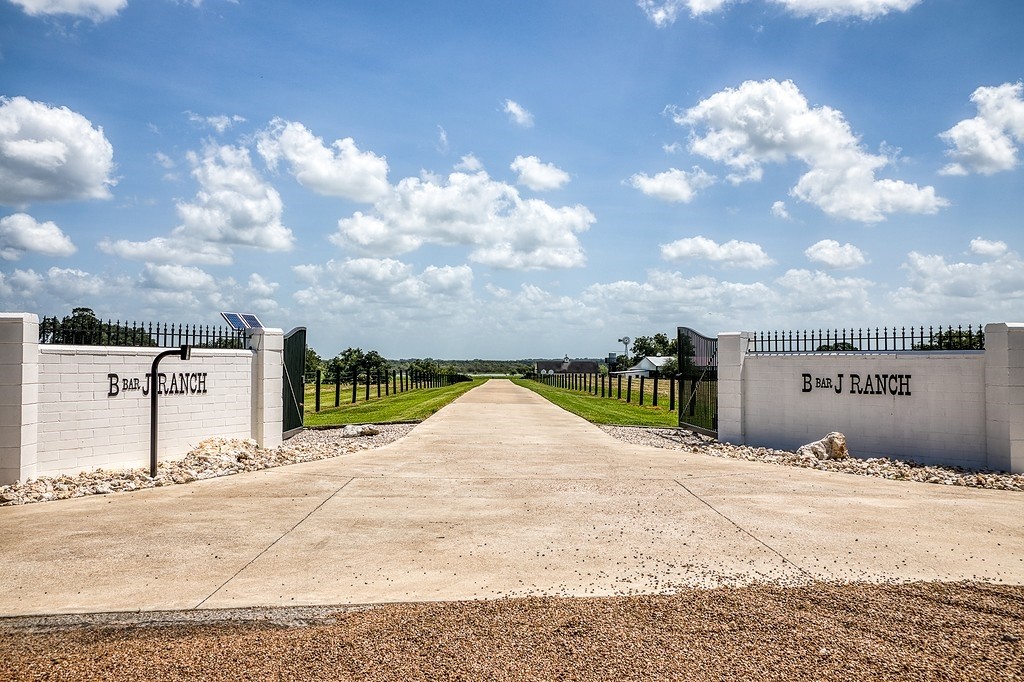 1669 County Road 101 , Columbus, TX, 78934 | 82077296 | Realty Texas LLC
