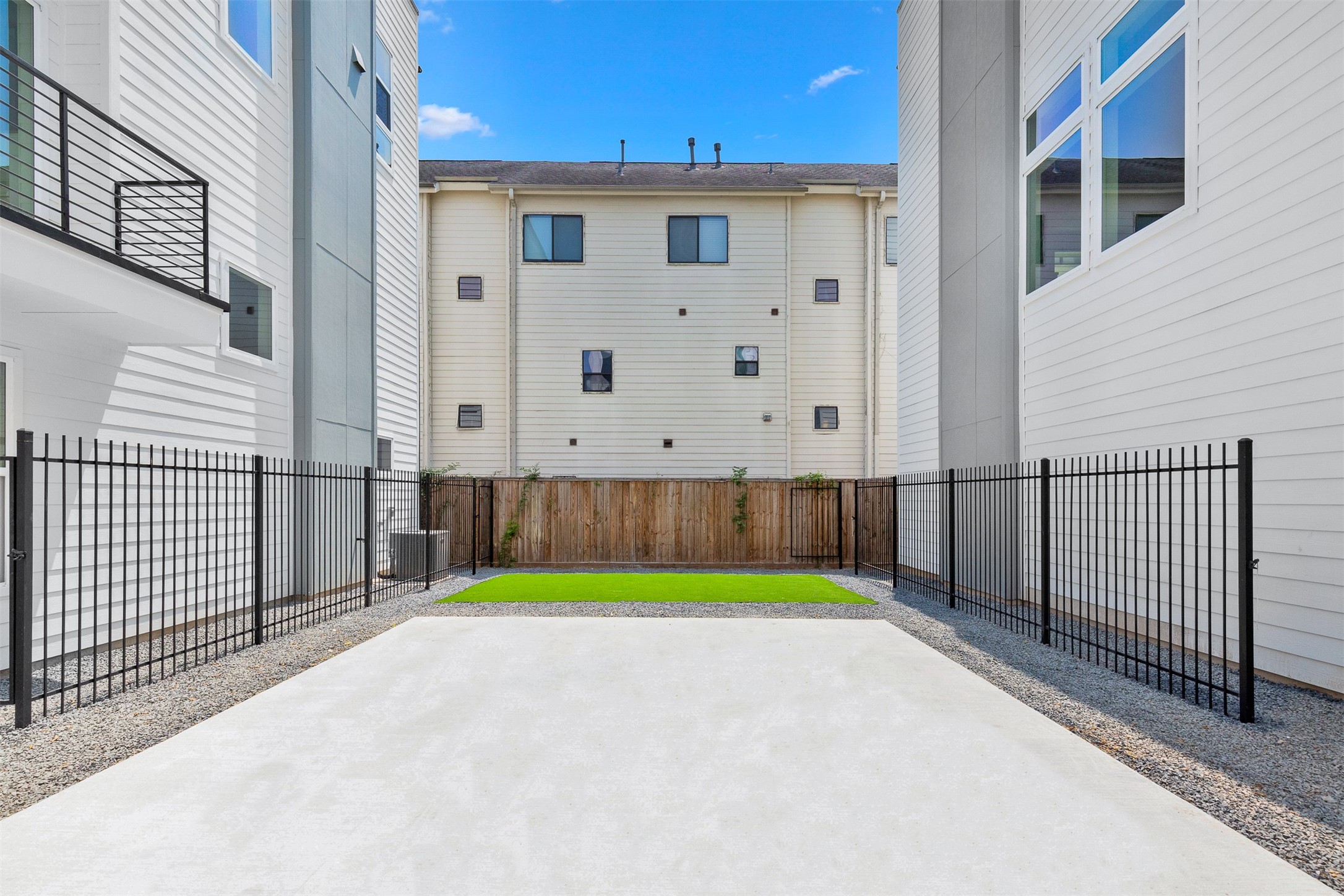 4214 Spencer Street , Houston, TX, 77007 | 36546937 | Realty Texas LLC