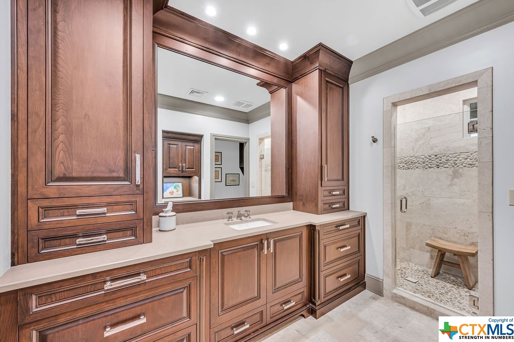 103 Geneseo Road , Terrell Hills, TX, 78209 | 452013 | Realty Texas LLC