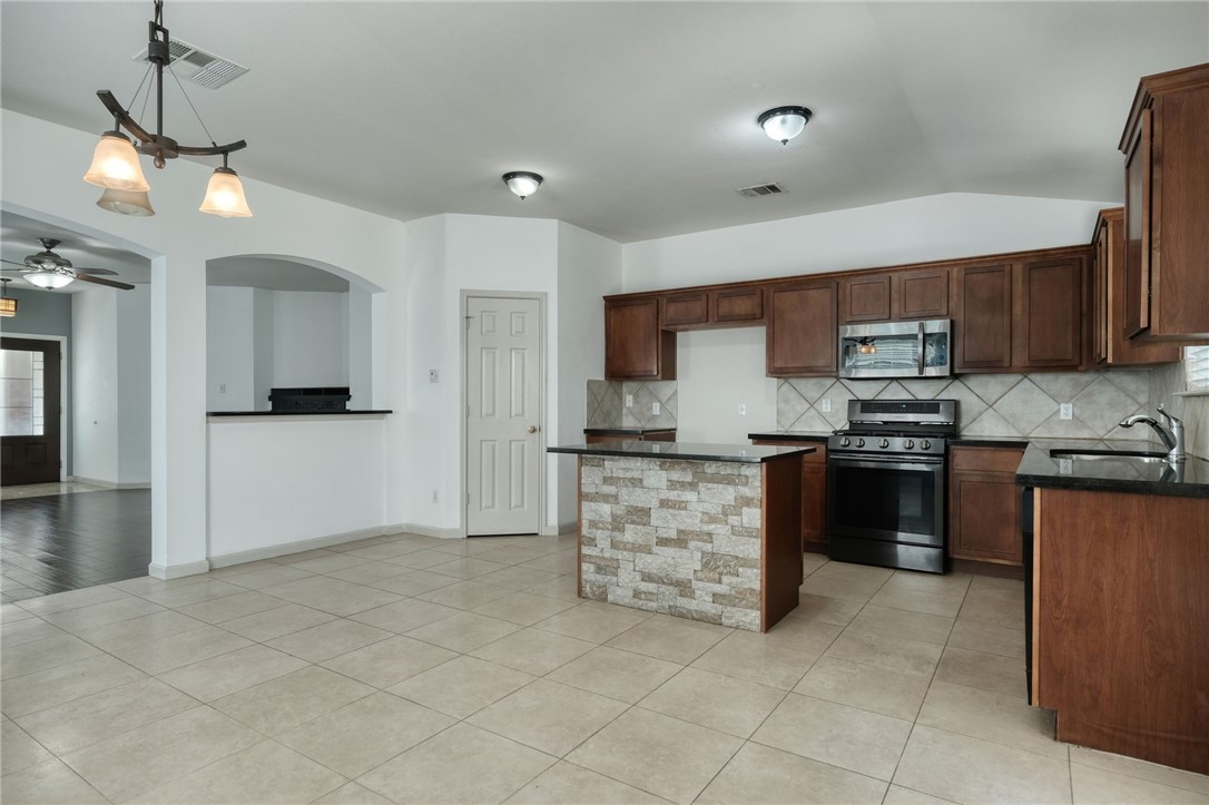 1500 Sweet Leaf Lane